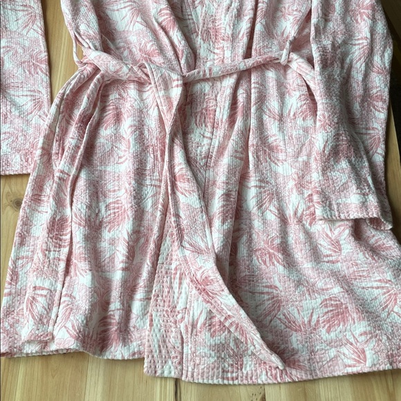 UGG Australia REAL UGG Light Pink Tropical Leaf Pattern Robe - Picture 9 of 16